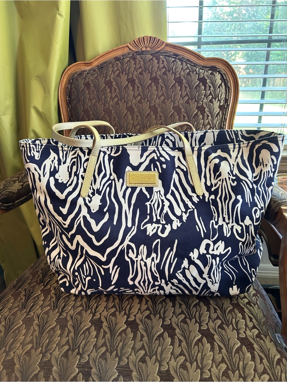 Lilly Pulitzer Navy and White Patterned Tote with Cream Handles